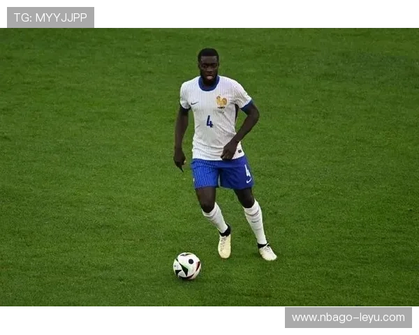 于帕梅卡诺：拜仁防线核心，传球成功率高、成功拦截频次领跑